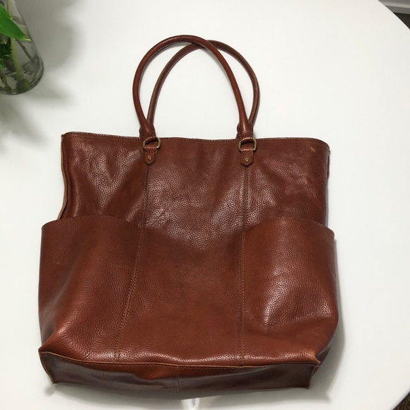 Abercrombie & Fitch Handbags - Abercrombie Genuine Leather tote